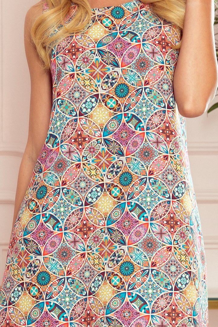 296-1 VICTORIA Trapezowa sukienka w kolorowy wzór